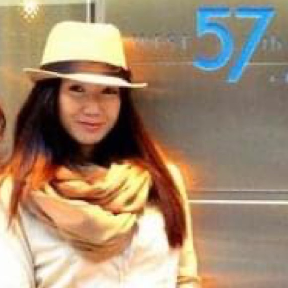 Meet your Posher, Nancy - Picture 2 of 2